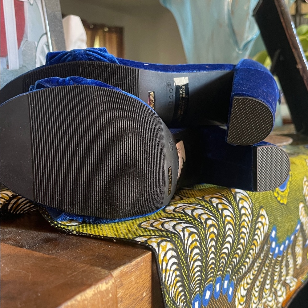 Velvet Ruffle Sandals - Picture 6 of 6